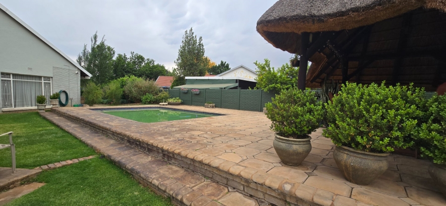 4 Bedroom Property for Sale in Flamwood North West